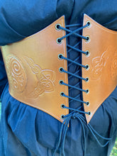 Load image into Gallery viewer, Medieval/Viking/ Lace up Leather Corset Belt
