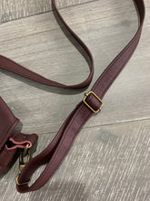 Load image into Gallery viewer, Leather Handbag Individually Handmade - Caramel Fudge Brown - with swing clasp and adjustable Leather strap
